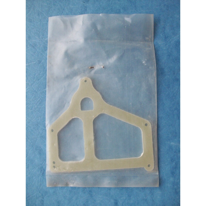 ASSOCIATED 8200 *DISCONTINUED Fiberglass Upper Brace