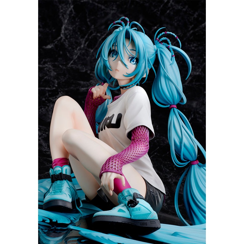 Hatsune MikuYoneyama Mai STRONGER The Latest Street Style "Cute" LIMITED Edition