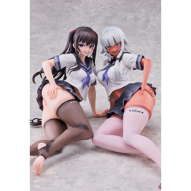 World Where the Thickness of a Girl's Thighs is Equal to Her Social Status PURE Raura Aiza & Iroha Shishikura