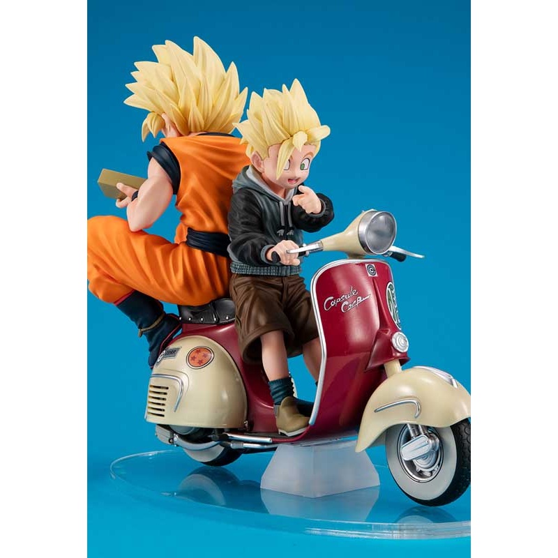 Dragon Ball Z MEGAHOUSE DESKTOP REAL McCOY EX Super Saiyan Son Goku &  Super Saiyan Son GohanMortorbike