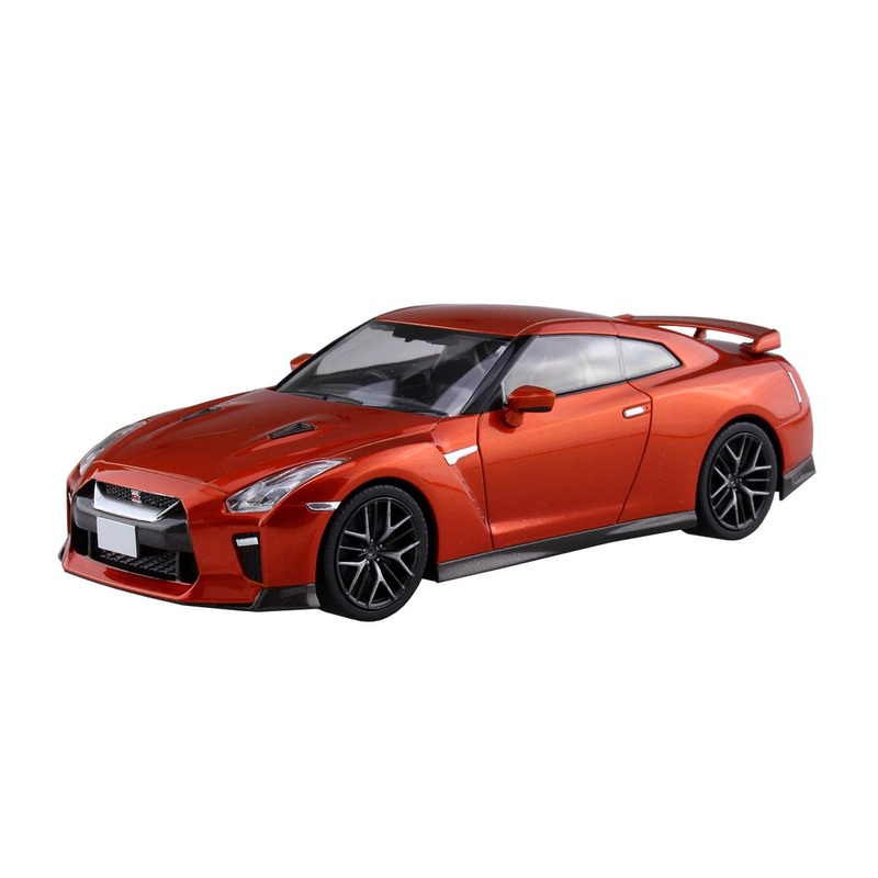 Aoshima Nissan GT-R (Ultimate Shiny Orange)