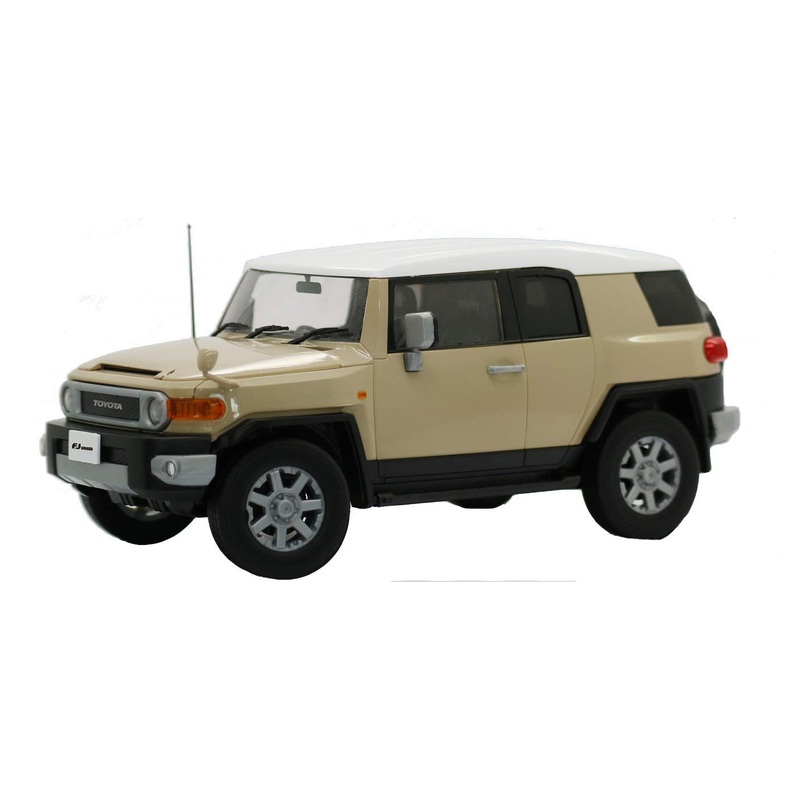 Fujimi Toyota FJ Cruiser (Beige)