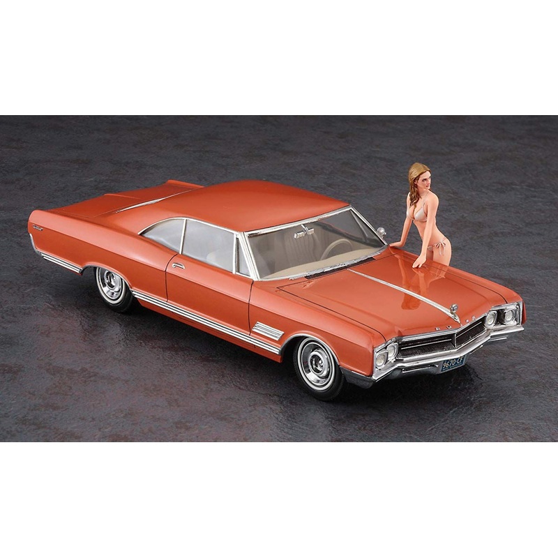 Hasegawa 1966 American Coupe TypeB w/Blond Girls Figure`