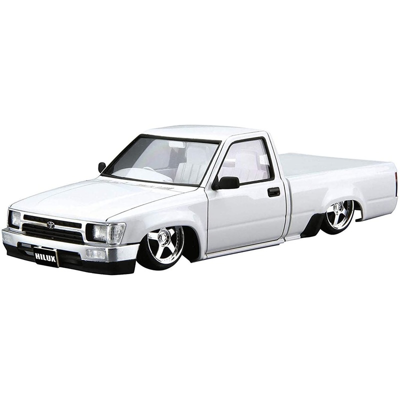 Aoshima RN80 Hilux Custom `95 (Toyota)