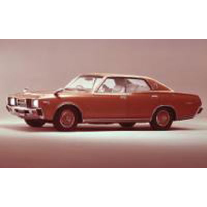Aoshima 330CEDRIC 4Dr HT2000 SGL-E